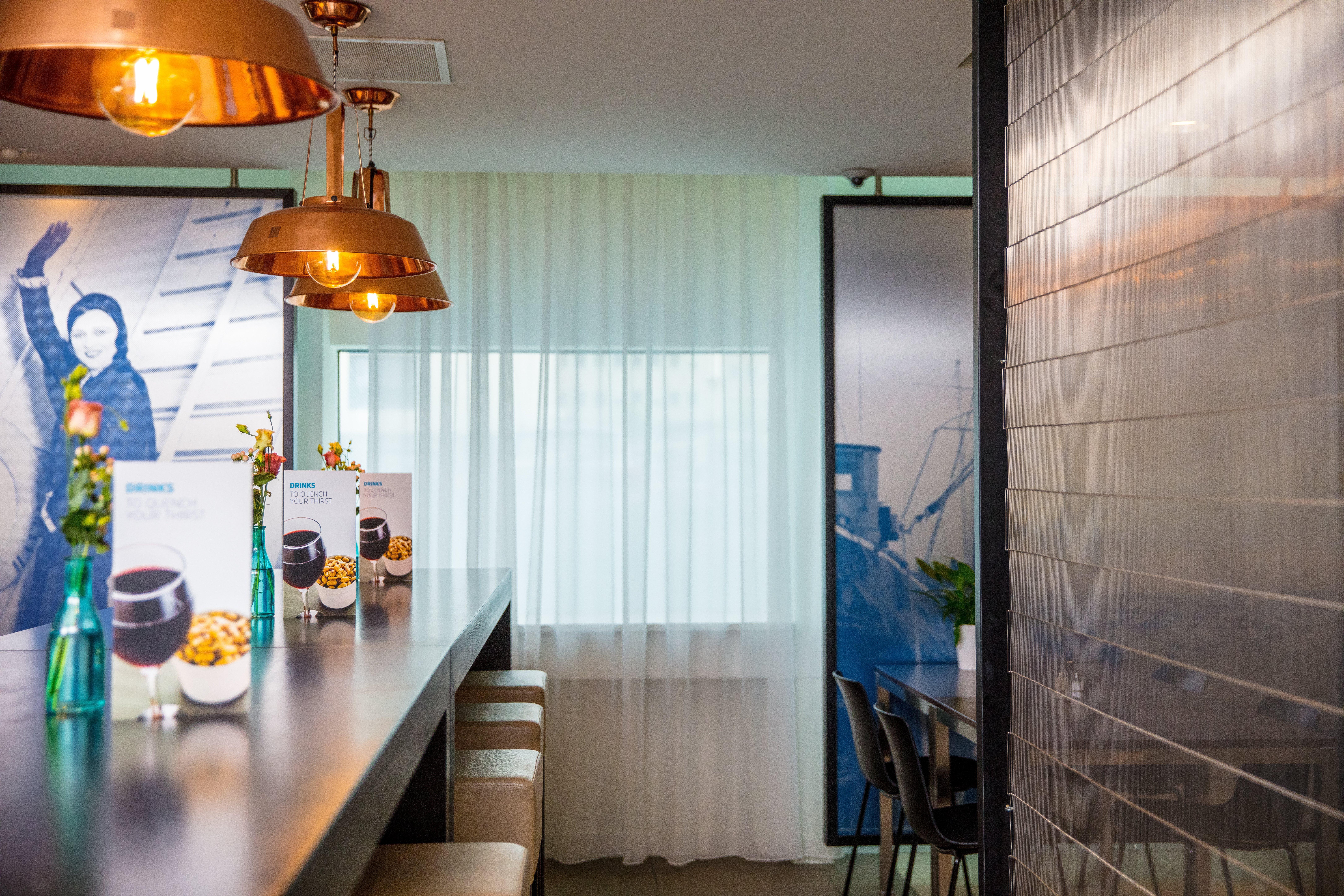 Holiday Inn Express Rotterdam - Central Station By Ihg Eksteriør billede
