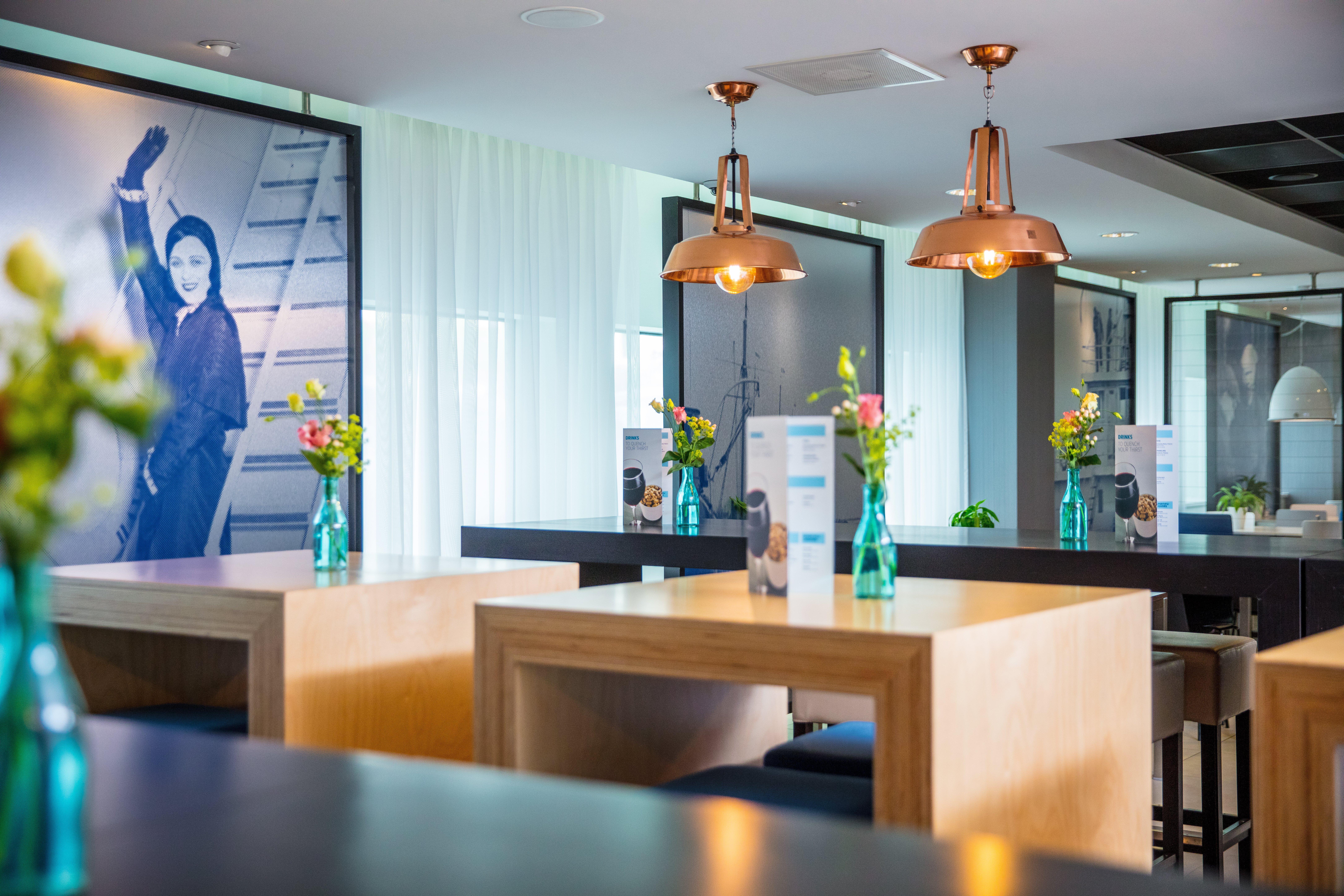 Holiday Inn Express Rotterdam - Central Station By Ihg Eksteriør billede