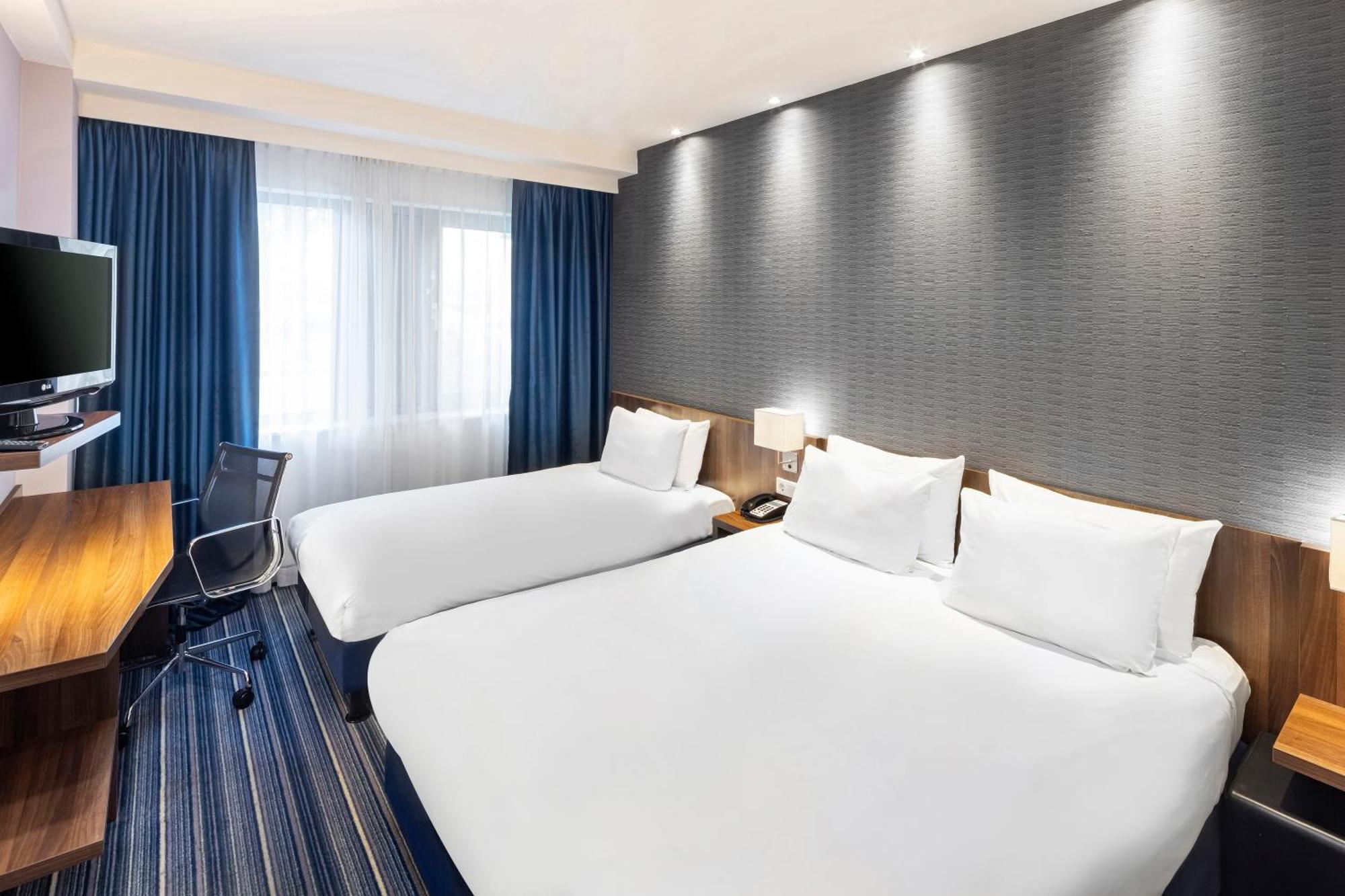 Holiday Inn Express Rotterdam - Central Station By Ihg Eksteriør billede